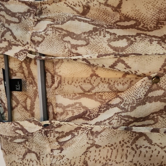 18. H&M, Women's Top, Size 4, Cream and tan, Great condition - Picture 3 of 8